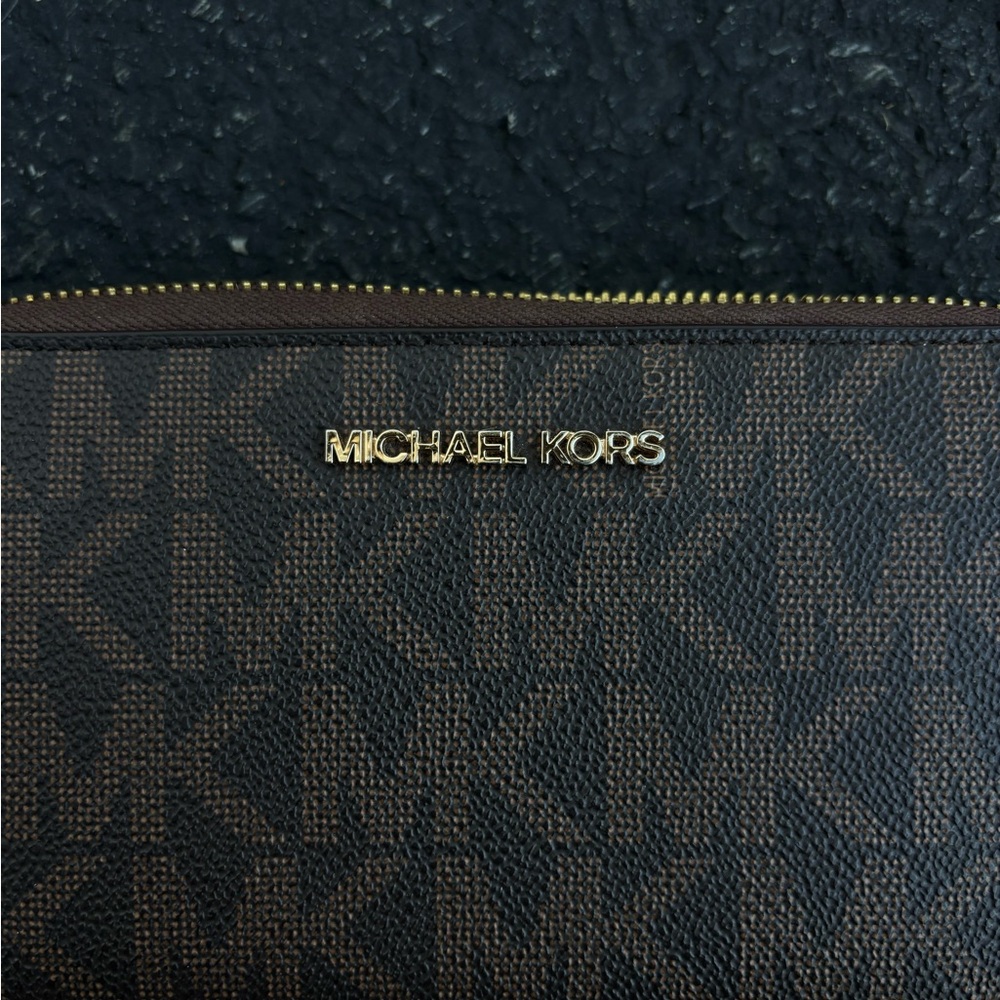 Michael Kors women’s wallet